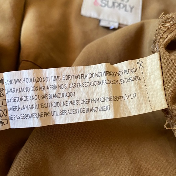 NWOT Thread & supply button down - Picture 9 of 9